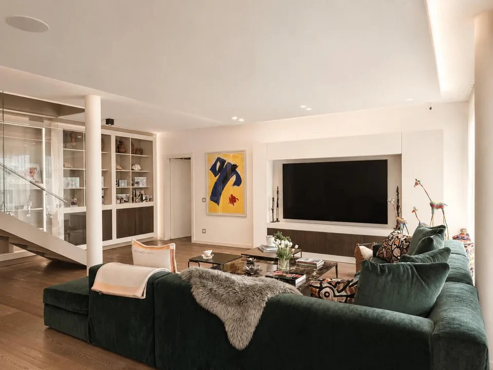 APPARTEMENT DE LUXE 8,5 PIÈCES AVEC VUE SUR LE LAC À VIGANELLO – photo 6 sur 11