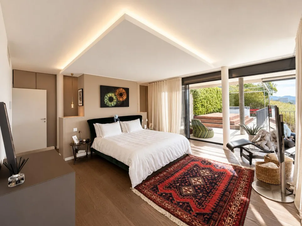 APPARTEMENT DE LUXE 8,5 PIÈCES AVEC VUE SUR LE LAC À VIGANELLO – photo 7 sur 11