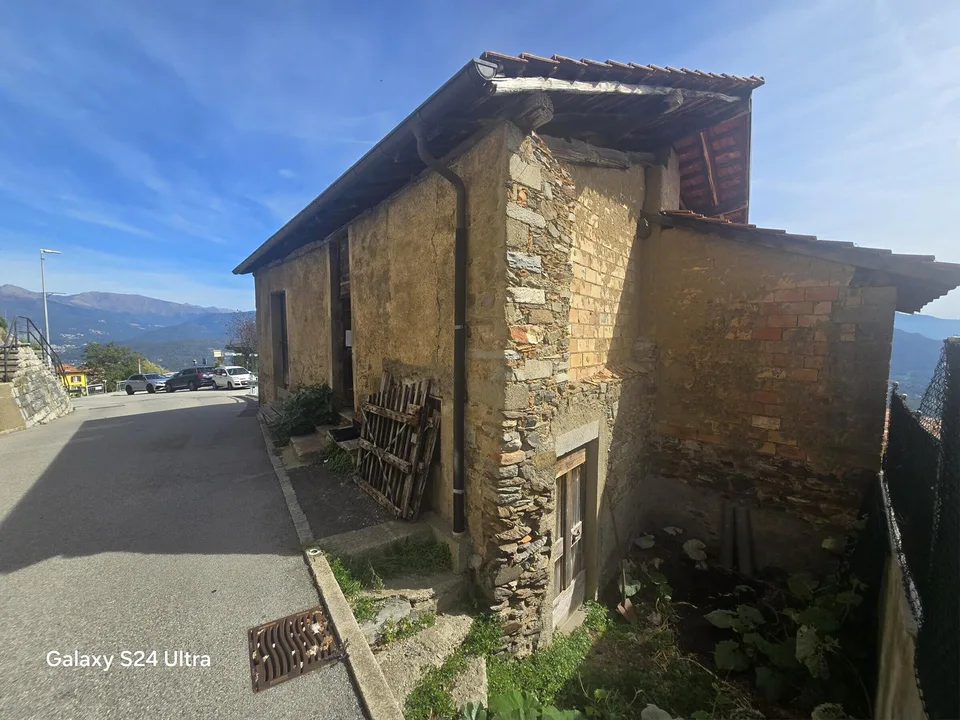 TERRENO EDIFICABILE CON RUSTICO VISTA LAGO A CADEMARIO – Foto 5 von 9