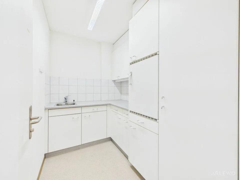 Ideale Raumeinteilung für Praxis- und Büronutzungen – Foto 12 von 20