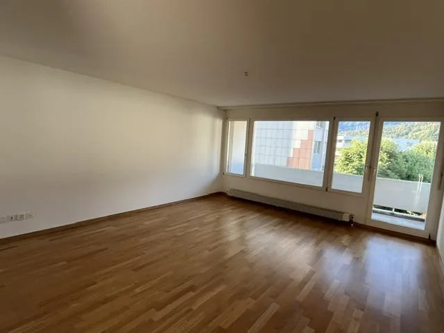 Teilsanierte 3.5-Zimmer-Wohnung – Foto 2 von 10