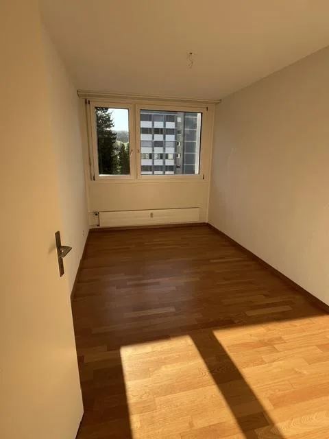 Teilsanierte 3.5-Zimmer-Wohnung – Foto 6 von 10