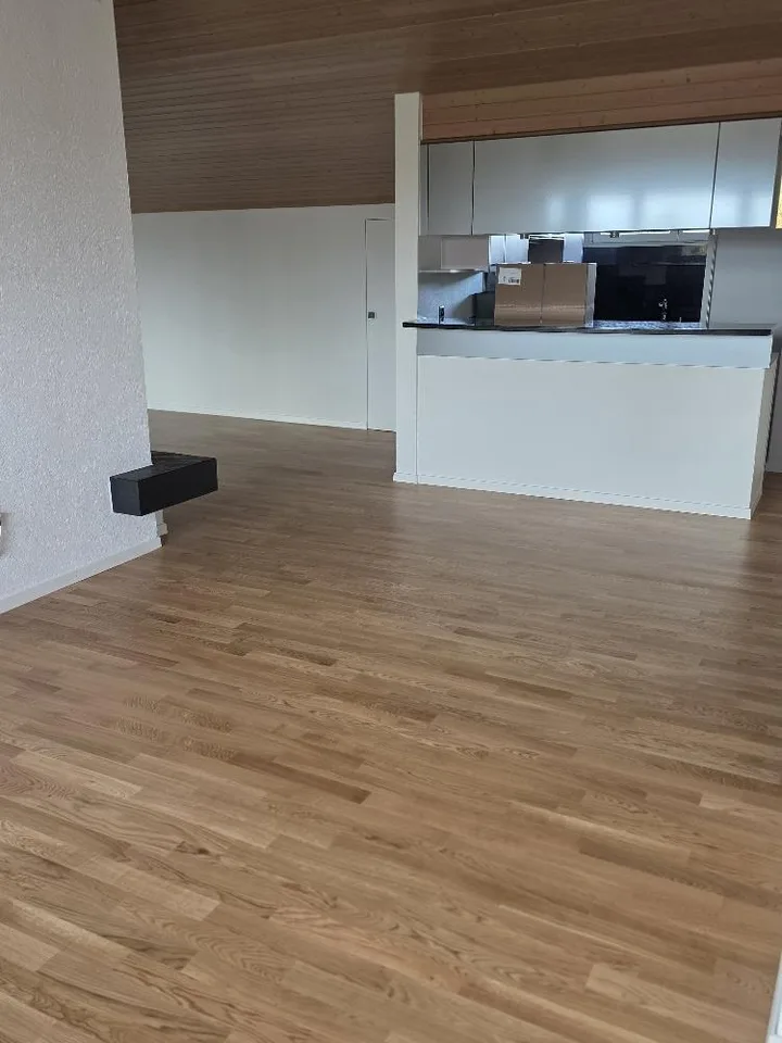 Charmant appartement 5 pièces avec jardin d'hiver et grand balcon – photo 4 sur 12