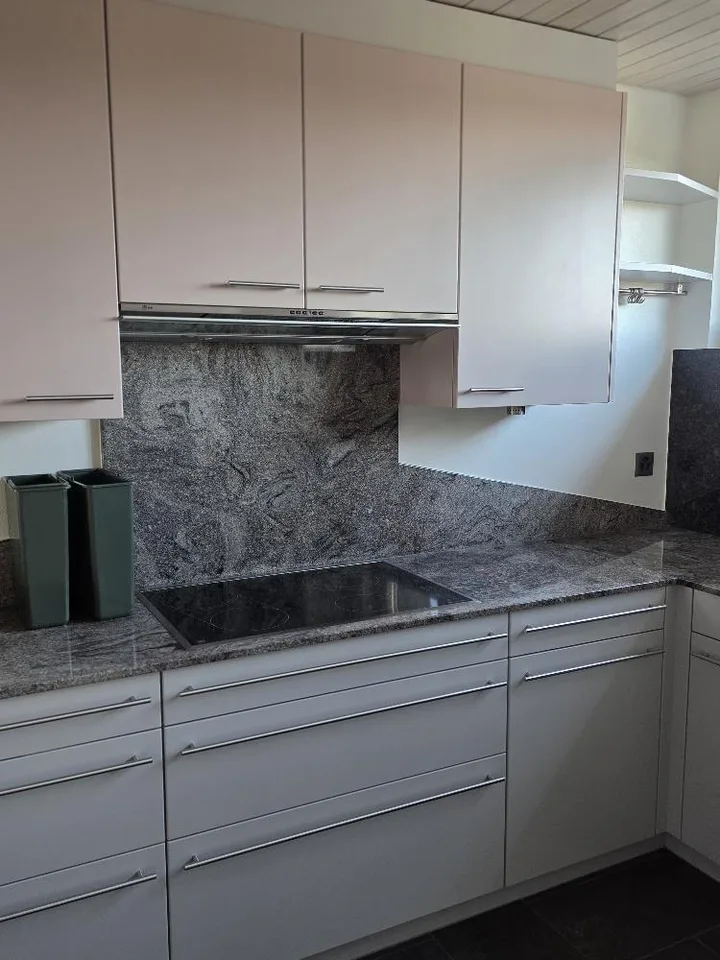 Charmant appartement 5 pièces avec jardin d'hiver et grand balcon – photo 2 sur 12