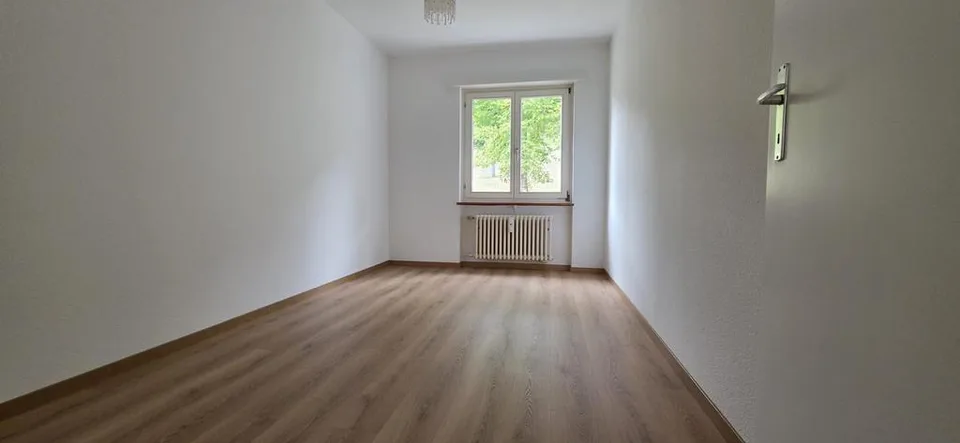 GEPFLEGTE 4.5-ZIMMERWOHNUNG ZUM WOHLFÜHLEN! – Foto 3 von 6