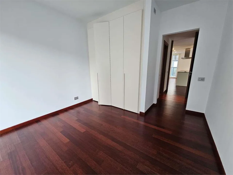 Geräumige 4.5-Zimmer-Wohnung in zentraler Lage in Lugano - Via Franscini 3 – Foto 8 von 13