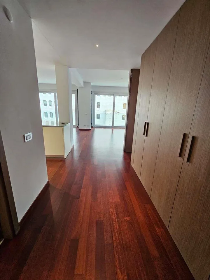Geräumige 4.5-Zimmer-Wohnung in zentraler Lage in Lugano - Via Franscini 3 – Foto 10 von 13