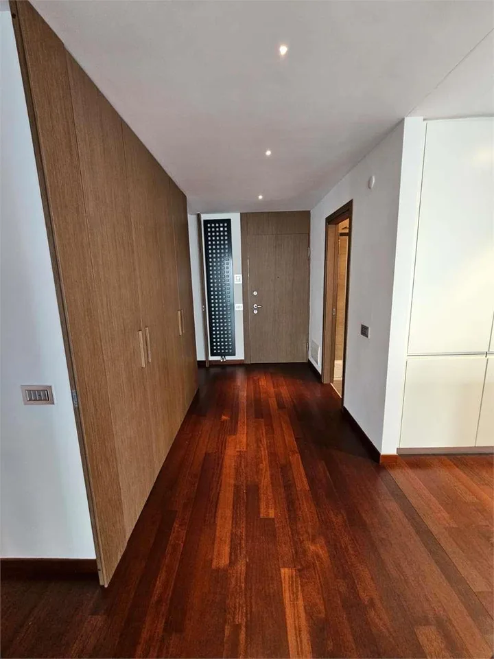 Geräumige 4.5-Zimmer-Wohnung in zentraler Lage in Lugano - Via Franscini 3 – Foto 11 von 13