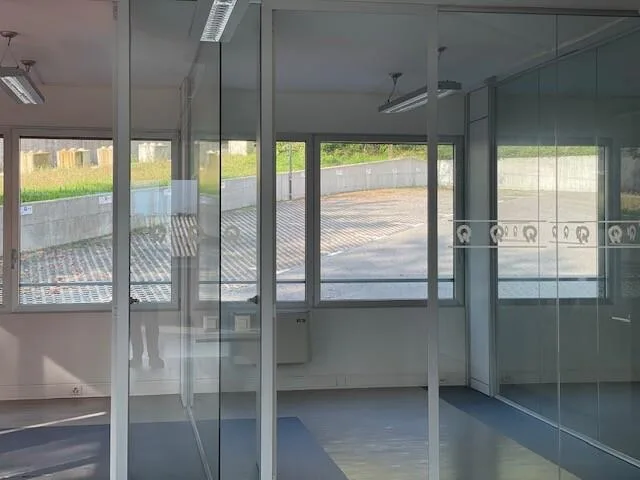 AFFITTASI AREE COMMERCIALI IN STABILE MODERNO A VACALLO – foto 4 di 10