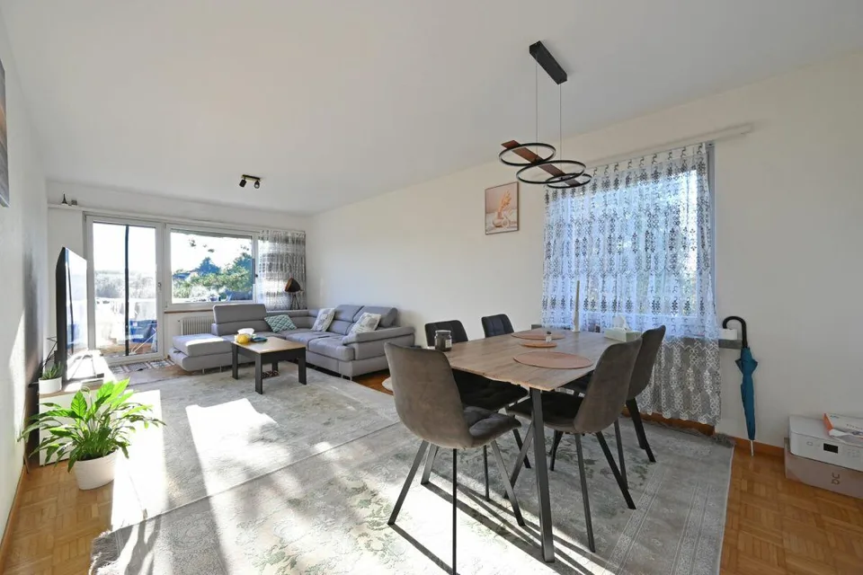 3.5-room apartment with view and parking space – photo 2 of 9