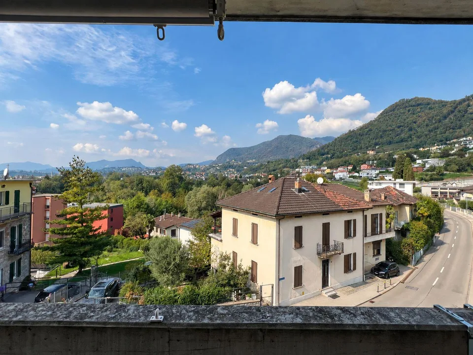 Moderne und helle 3,5-Zimmer-Wohnung mit gemütlicher Terrasse – Foto 2 von 11