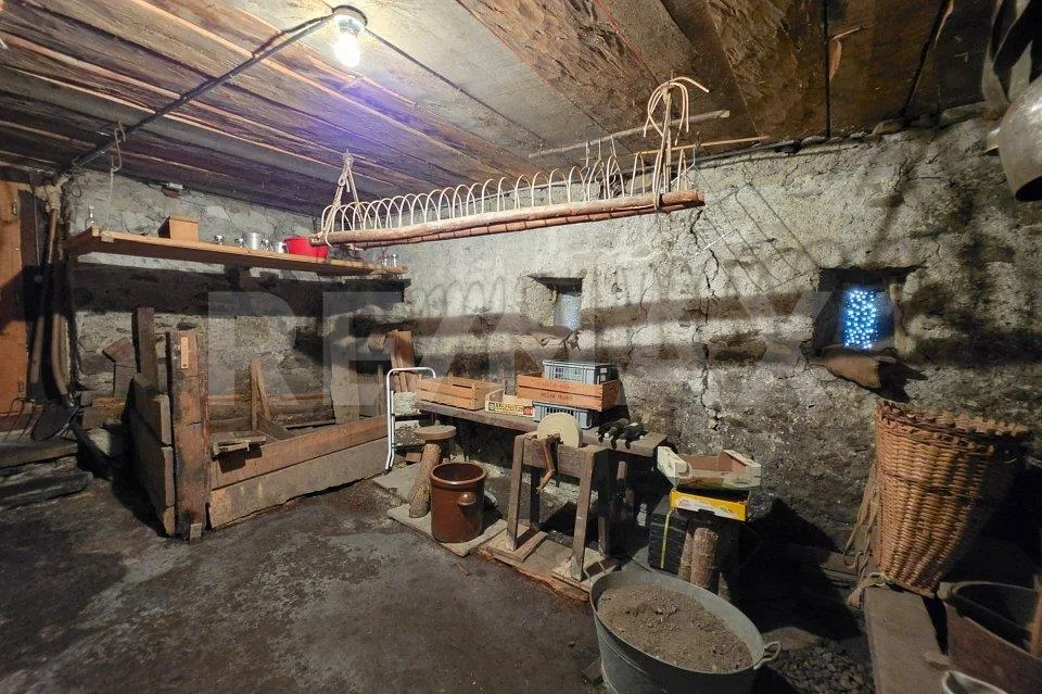 Charmante 2.5 Zimmer-Altbauwohnung im Dorfzentrum von Albinen – Foto 10 von 13
