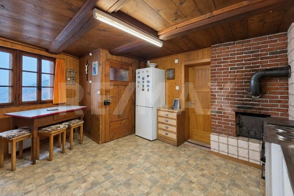 Charmante 2.5 Zimmer-Altbauwohnung im Dorfzentrum von Albinen – Foto 8 von 13