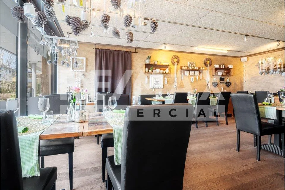 "Vielseitige Gewerbeimmobilie in Hellbühl: Moderne Gastronomie und ... – foto 12 di 13
