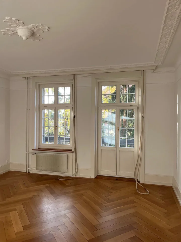 Appartement 4 pièces avec mansarde et lave-linge/sèche-linge privés – photo 2 sur 8