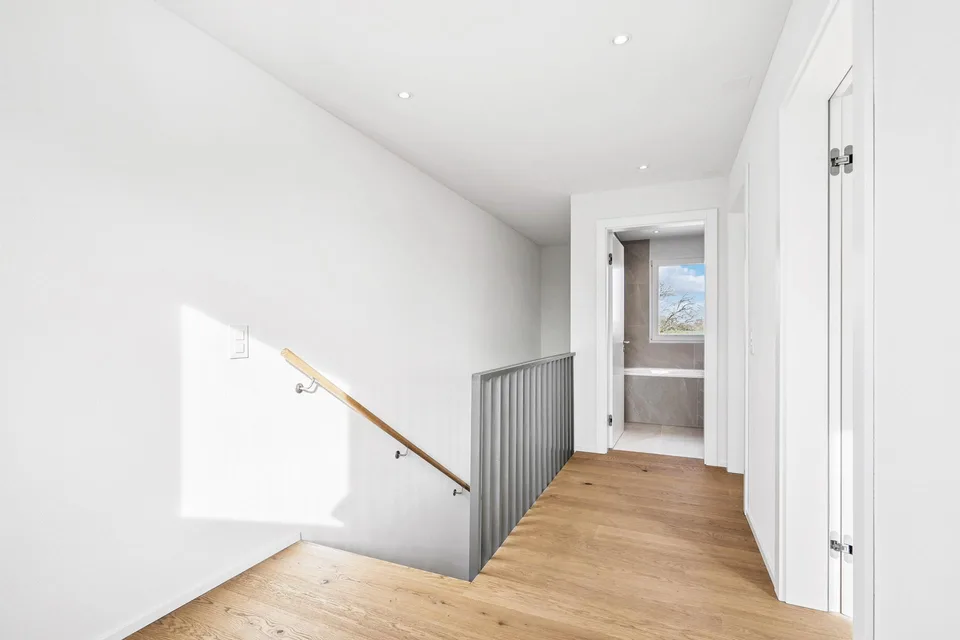Neubau: Modern Wohnen mit Weitsicht – Foto 8 von 13