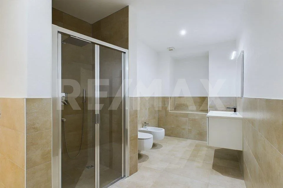 Appartamento 3 locali, in residenza di nucleo con giardino – Foto 9 von 12