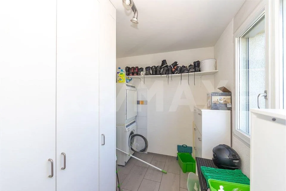 Haushälfte mit grosser Terrasse – Foto 3 von 13