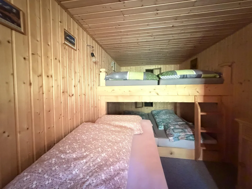 Maiensäss in Jenaz, Prafieb – foto 7 di 9