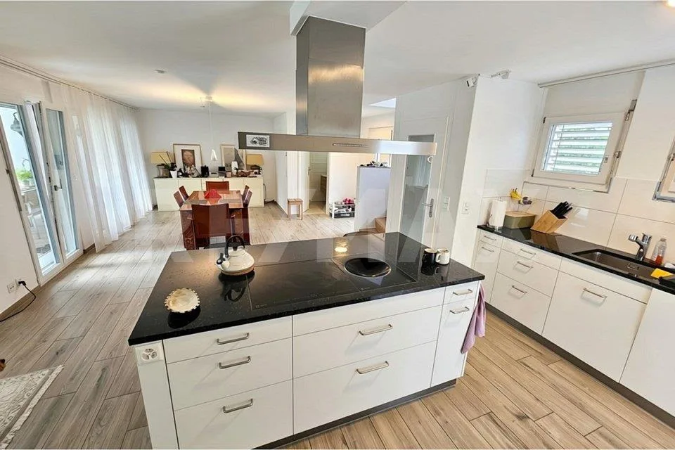 Rêve de vie avec beaucoup d'espace : maison d'angle 5.5 pièces avec jardin et grande terrasse, 8953 Dietikon ZH – photo 3 sur 13