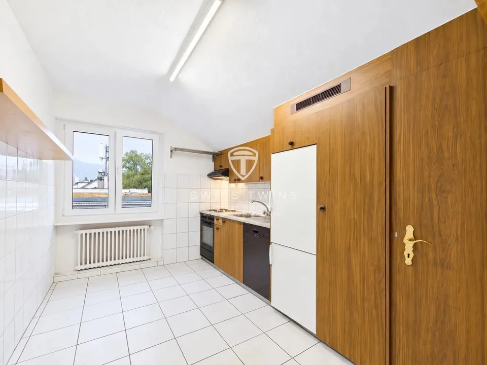 Helle 2.5-Zimmer-Dachwohnung in Zürich, frisch renoviert – Foto 3 von 10
