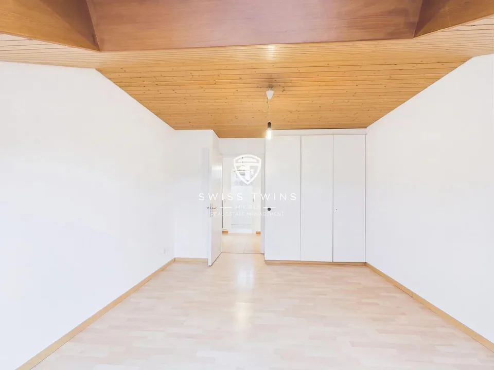 Helle 2.5-Zimmer-Dachwohnung in Zürich, frisch renoviert – Foto 7 von 10