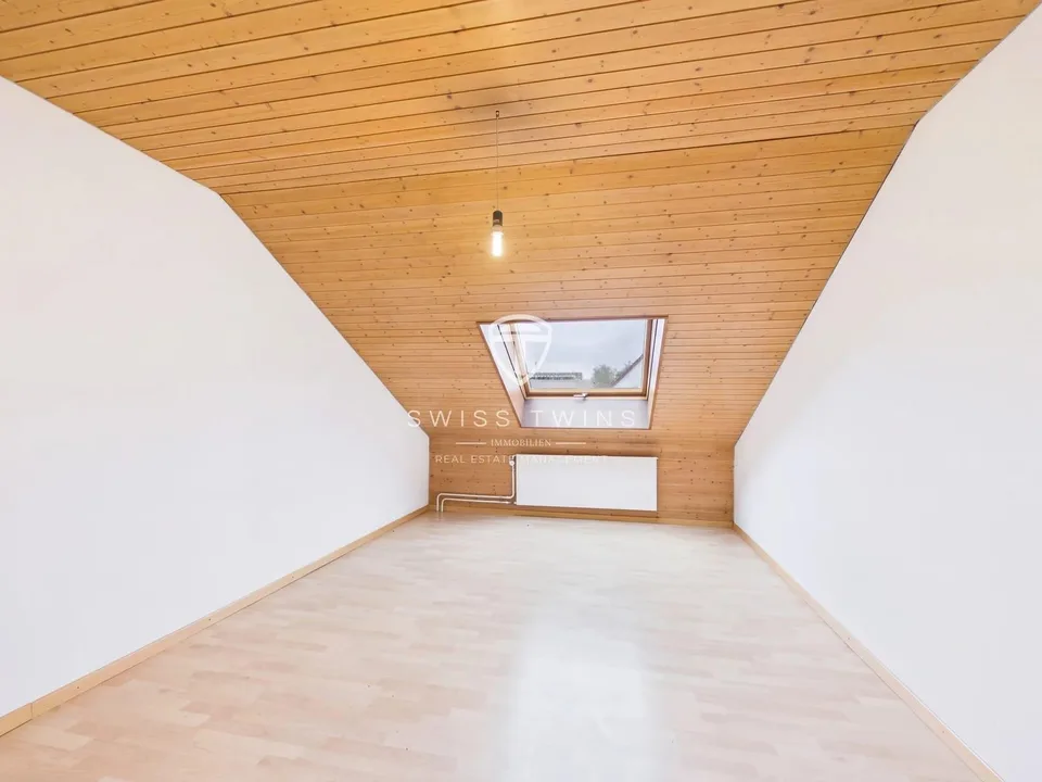 Helle 2.5-Zimmer-Dachwohnung in Zürich, frisch renoviert – Foto 4 von 10