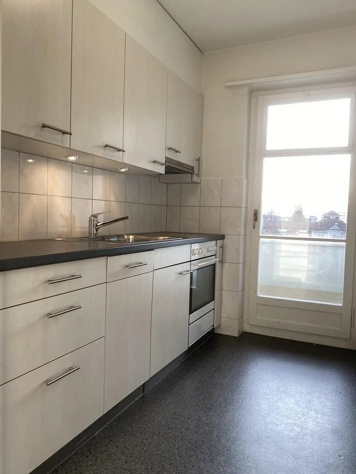 Zentral wohnen am Libellenweg: Gemütliche 2-Zimmer-Wohnung in Lyss – Foto 2 von 8
