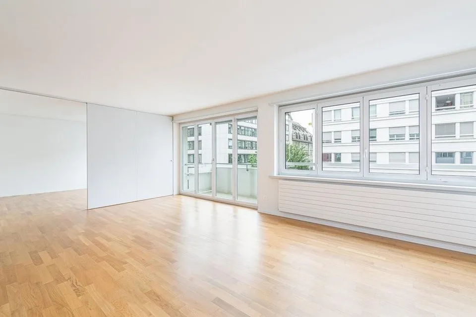 Moderne 2.5-Zimmerwohnung im Zentrum der Neustadt – foto 2 di 4