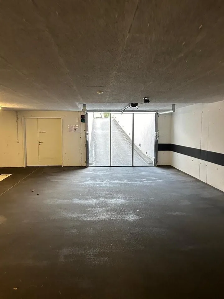 Tiefgaragenparkplatz Nr.17 neben der Universitätsklinik Balgrist – foto 3 di 3
