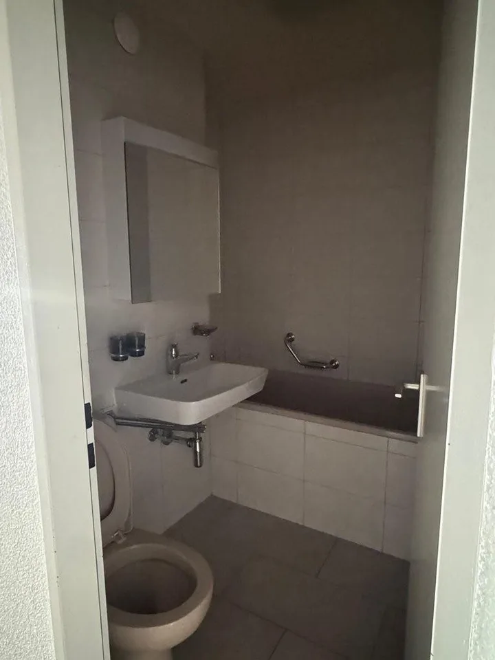 Bel appartement de 3.5 pièces avec cheminée et grand balcon avec vue – photo 6 sur 6