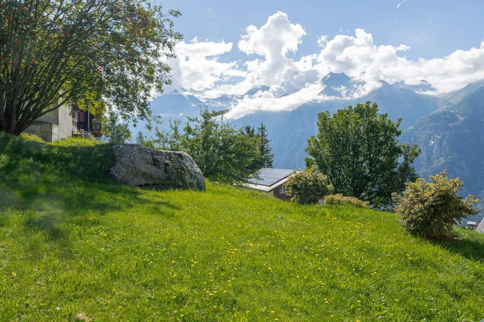 Klein und fein heimelige 2-Zimmerwohnung mit Weitblick in Grächen – Foto 3 von 17
