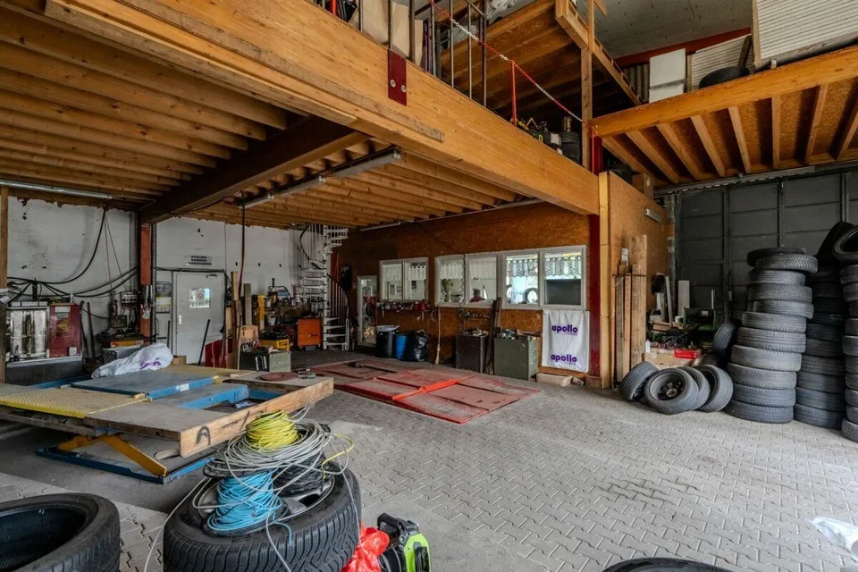 Industrial building for sale in Reconvilier – photo 12 of 17