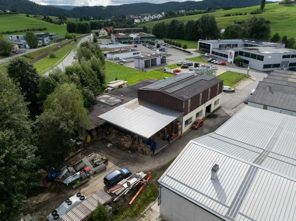 Industrial building for sale in Reconvilier – photo 4 of 17