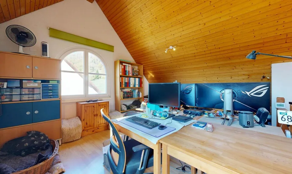 Sonniges 5.5-Zimmer-Doppeleinfamilienhaus im Grünen – Foto 4 von 11
