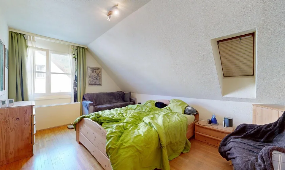 Sonniges 5.5-Zimmer-Doppeleinfamilienhaus im Grünen – Foto 5 von 11