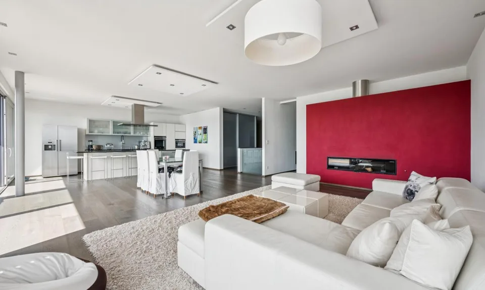 Exclusive: Architect's villa with a view of Lake Morat – photo 9 of 11