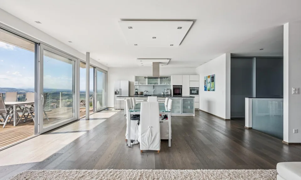 Exclusive: Architect's villa with a view of Lake Morat – photo 3 of 11