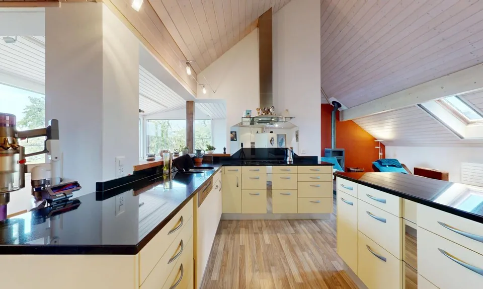 Casa multi-generazionale modernizzata con vista panoramica a Gysenstein – foto 9 di 11