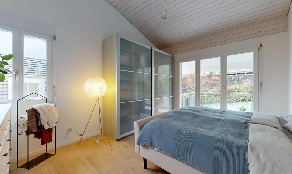 Modernes Zuhause mit hochwertigem Ausbau & gepflegtem Gartenparadies – Foto 9 von 11