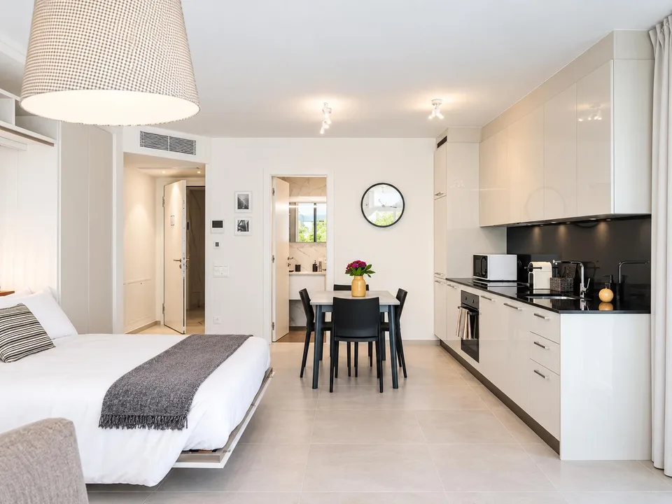 Monolocale arredato in moderna residenza – photo 7 sur 9