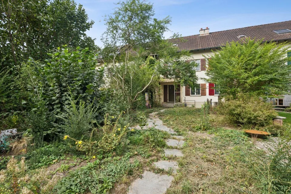 5.5-Zimmer-Reiheneinfamilienhaus mit grossem Garten und bestehender Baubewilligung in Riehen – Foto 2 von 10