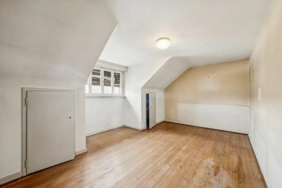 5.5-Zimmer-Reiheneinfamilienhaus mit grossem Garten und bestehender Baubewilligung in Riehen – Foto 7 von 10