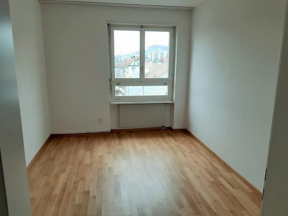 Zentral gelegene 4.5-Zimmer-Wohnung in St. Gallen zu vermieten – Foto 7 von 11