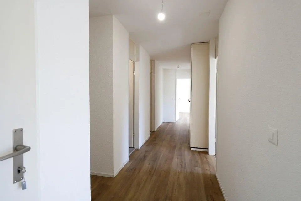 Helle, stilvolle und komplett renovierte 4.5 Zimmer-Wohnung – Foto 6 von 12