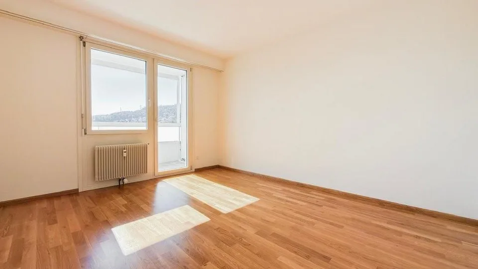 Sanierte 3.5-Zimmerwohnung mit Aussicht über Pratteln – Foto 4 von 5