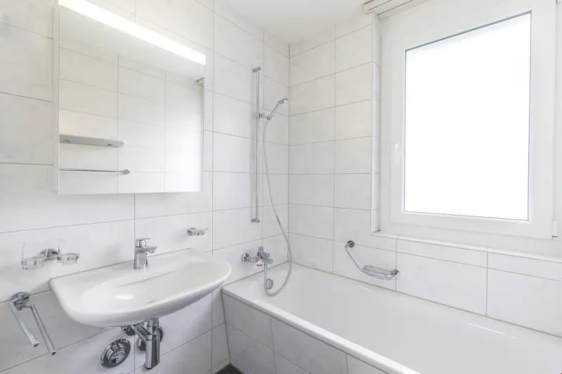 Schöne 4.5-Zimmer-Wohnung im 5. OG zu vermieten – Foto 3 von 6