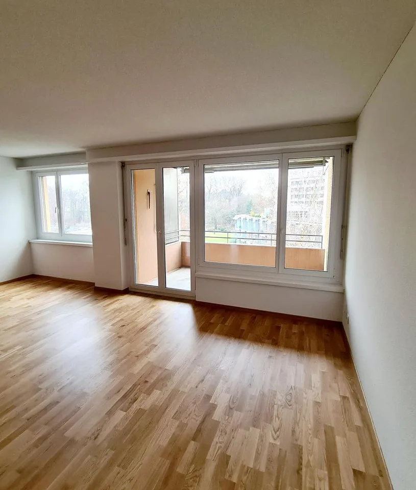 Helle und freundliche 3 1/2-Zimmerwohnung mit Balkon – Foto 5 von 9