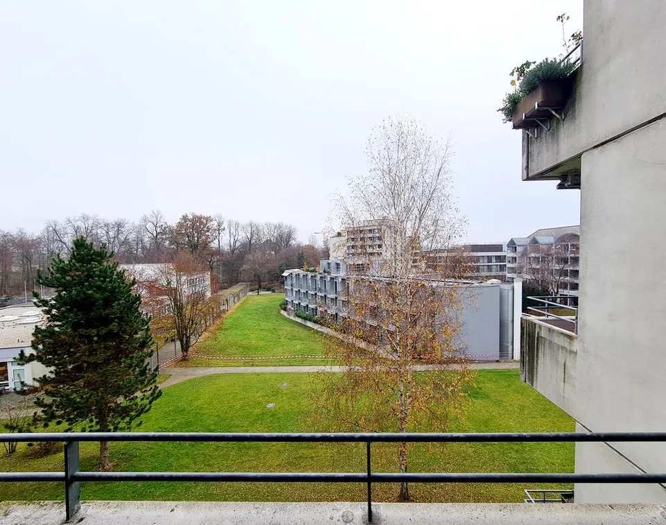 Helle und freundliche 3 1/2-Zimmerwohnung mit Balkon – Foto 9 von 9