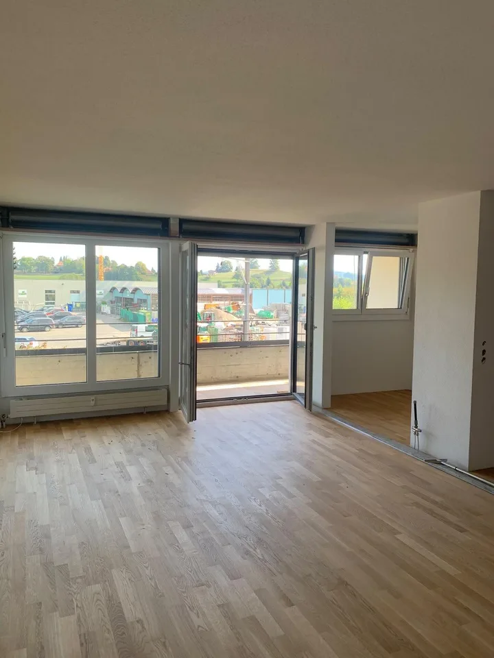 Ihr neues Zuhause wartet: frisch sanierte 3.5 Zimmer – photo 5 sur 17